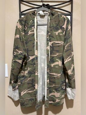 NWOT BiBi Camo Hooded Open Cardigan Size M